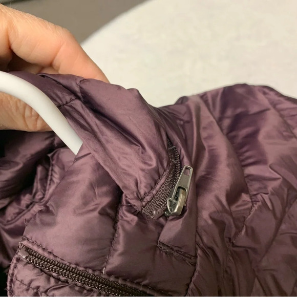 HeatKeep size medium puffer coat dark purple color does have a flaw on arm - Picture 3 of 9